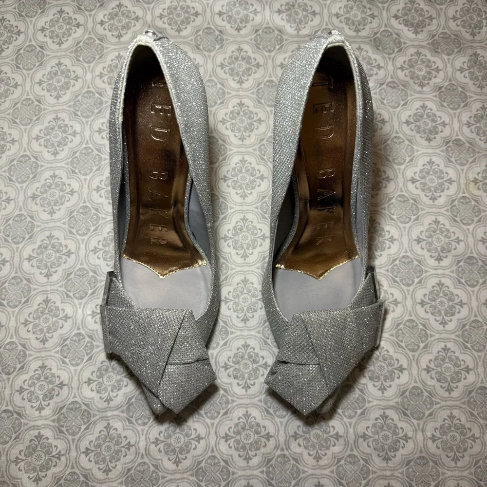 Ted Baker London Lurex Bow Pointed Toe Pumps Sz 39 Silver Glitter Heels